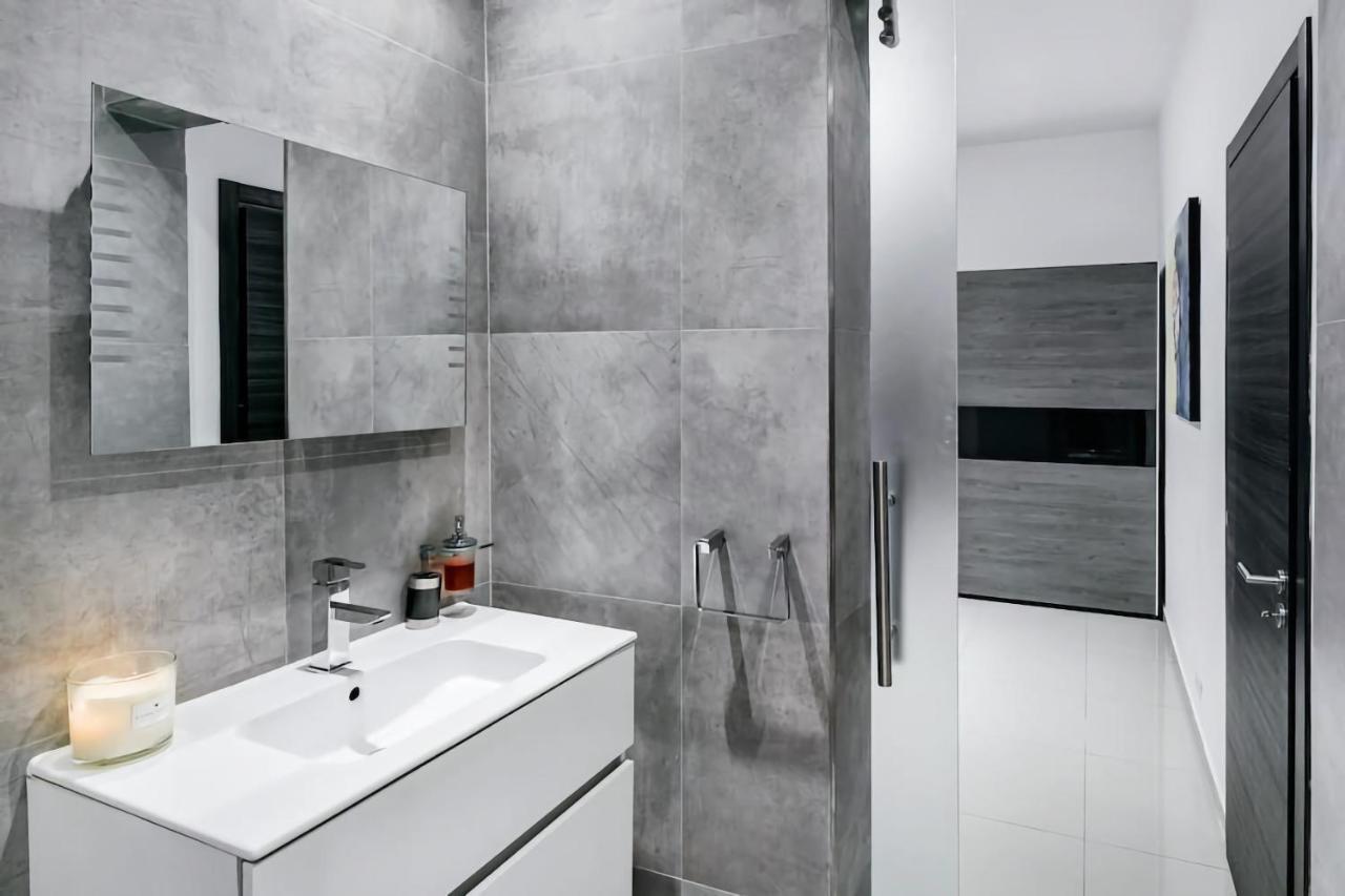 Award Winning Apartment St Julians Сент Джулианс Экстерьер фото